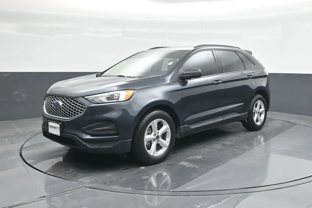 2023 Ford Edge SE photo 1