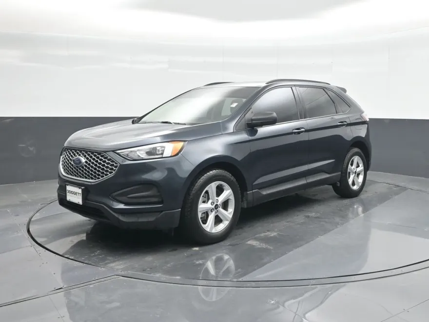 2023 Ford Edge SE photo 1