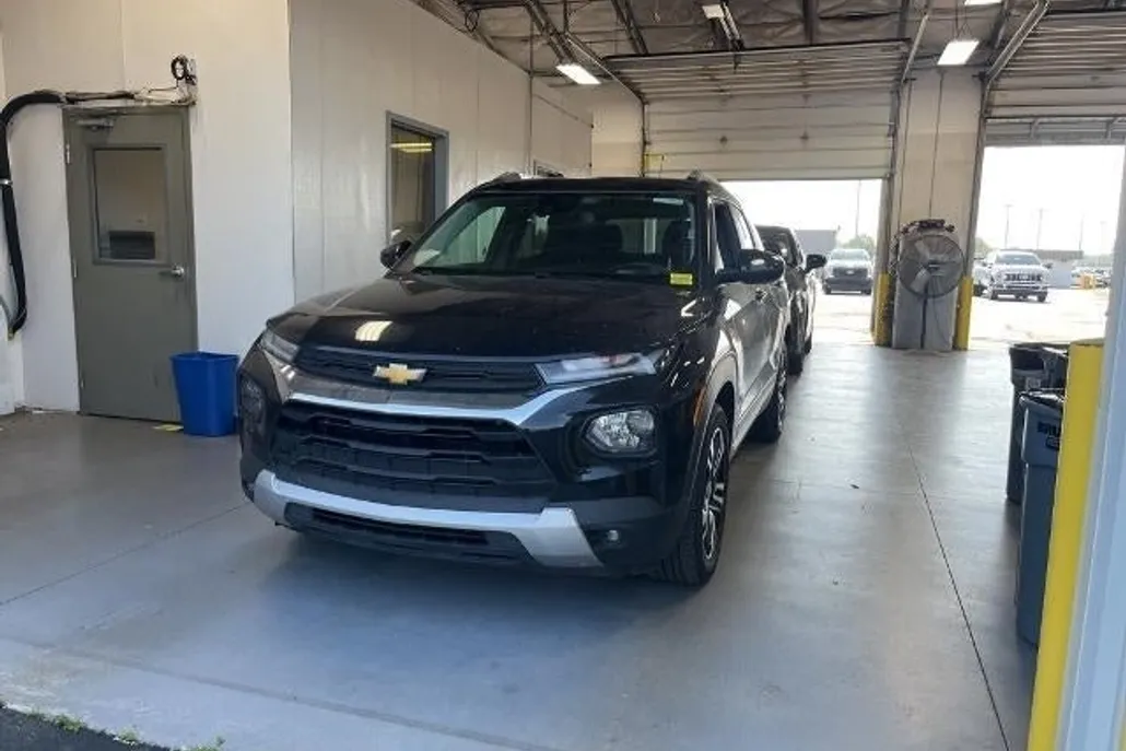 2023 Chevrolet Trailblazer LT photo 1