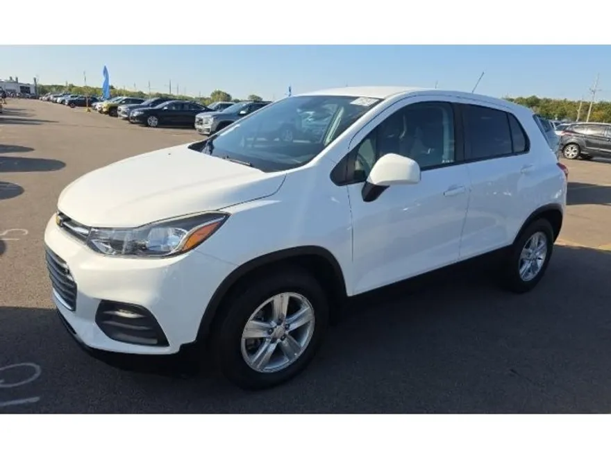 2020 Chevrolet Trax LS photo 1