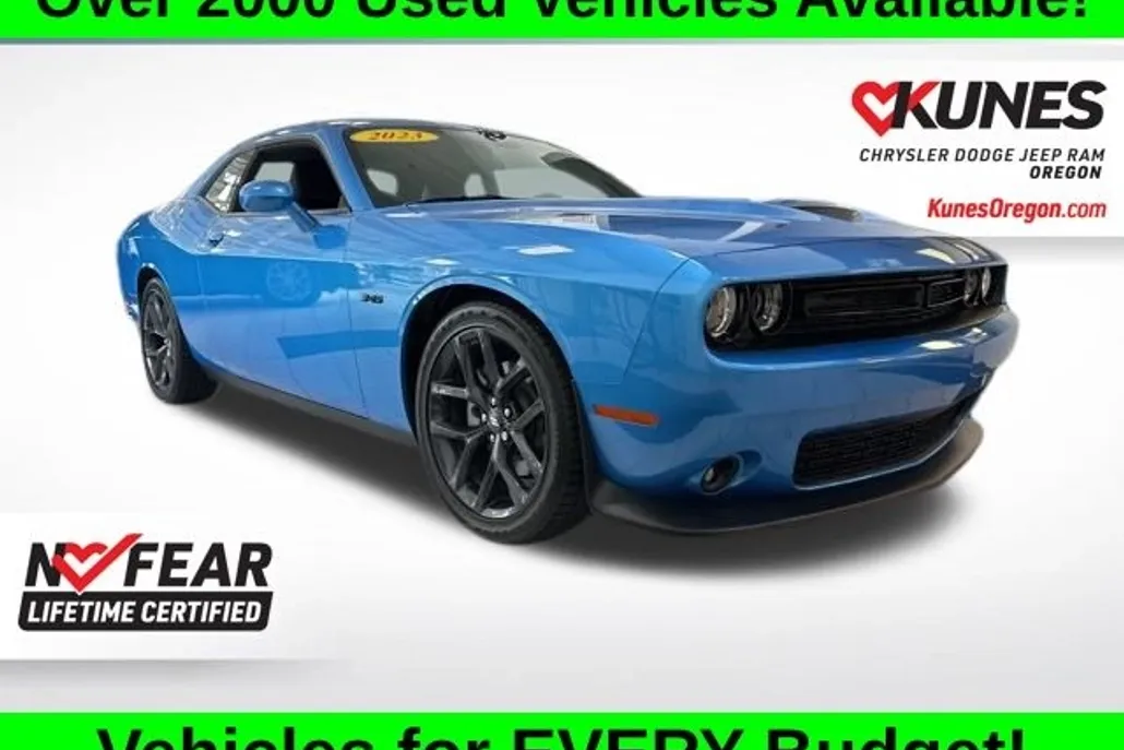 2023 Dodge Challenger R/T photo 1