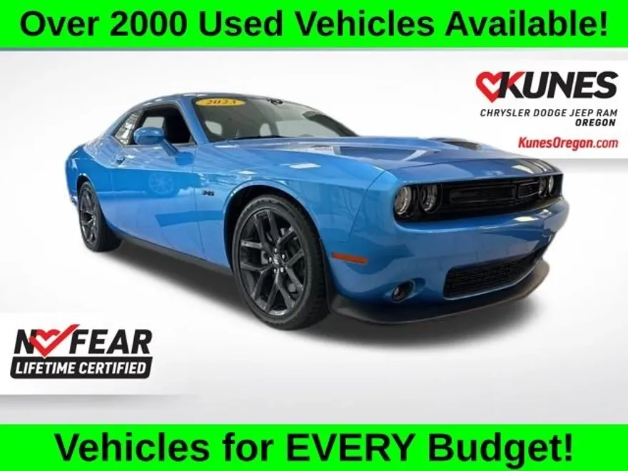 2023 Dodge Challenger R/T photo 1