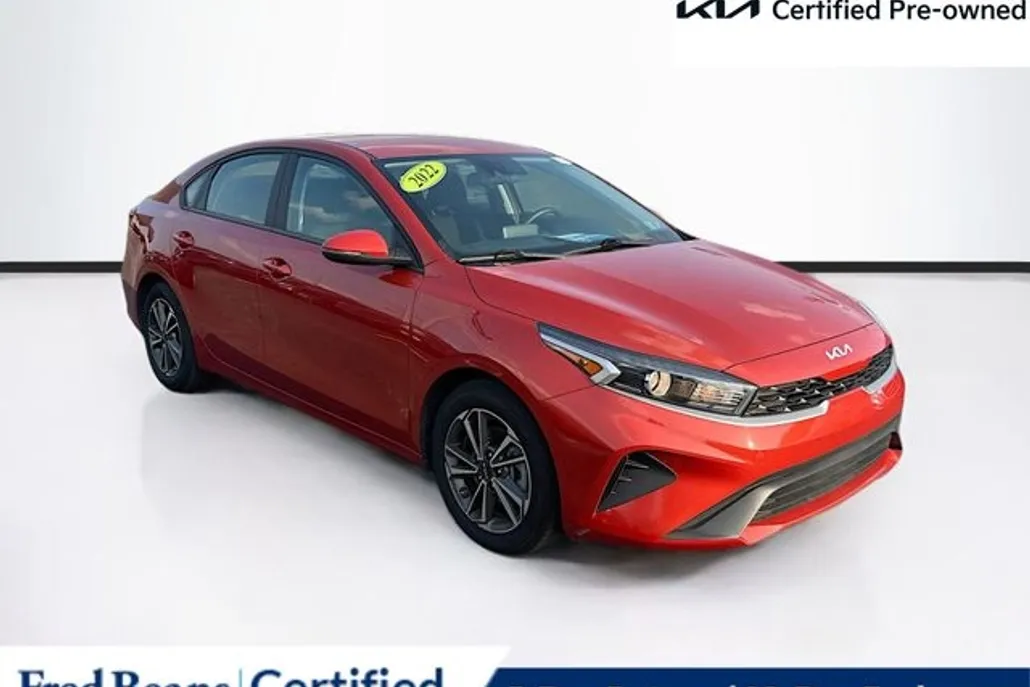 2022 Kia Forte LXS photo 1