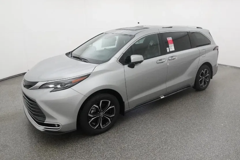2025 Toyota Sienna Platinum photo 1