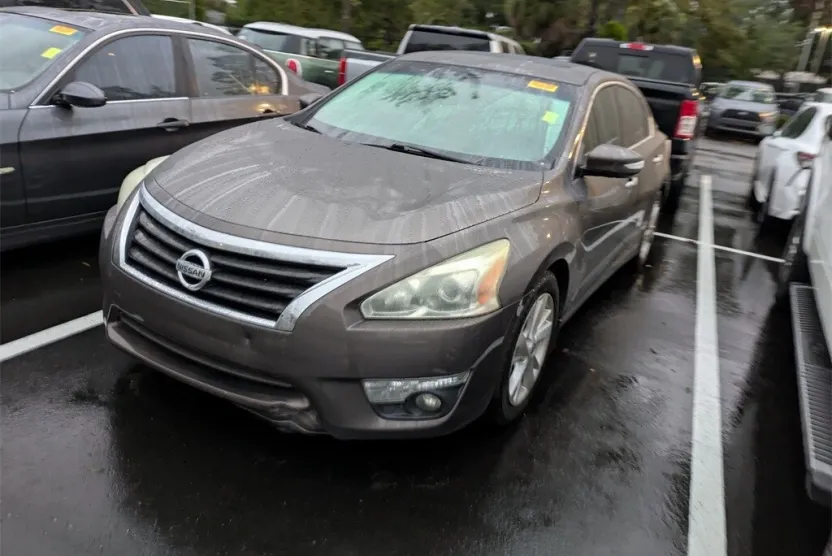 2015 Nissan Altima 2.5 SV photo 1