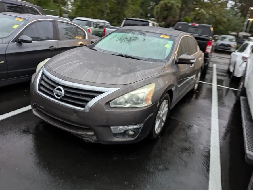 2015 Nissan Altima 2.5 SV photo 1