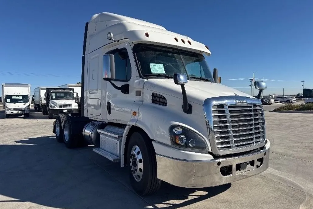 2020 International LT625 LT photo 1