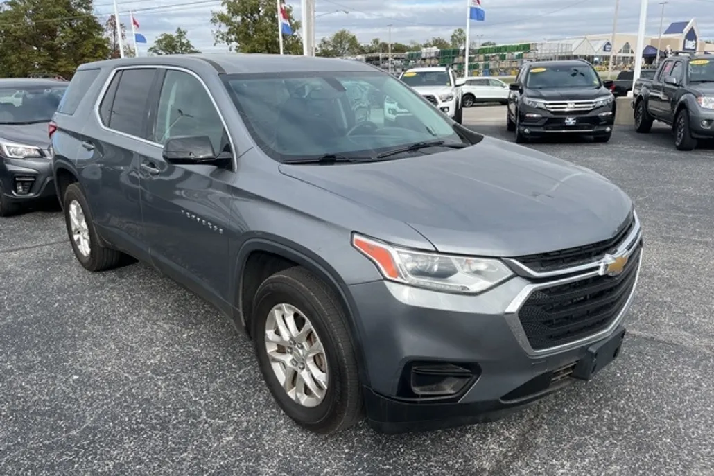 2019 Chevrolet Traverse LS photo 1
