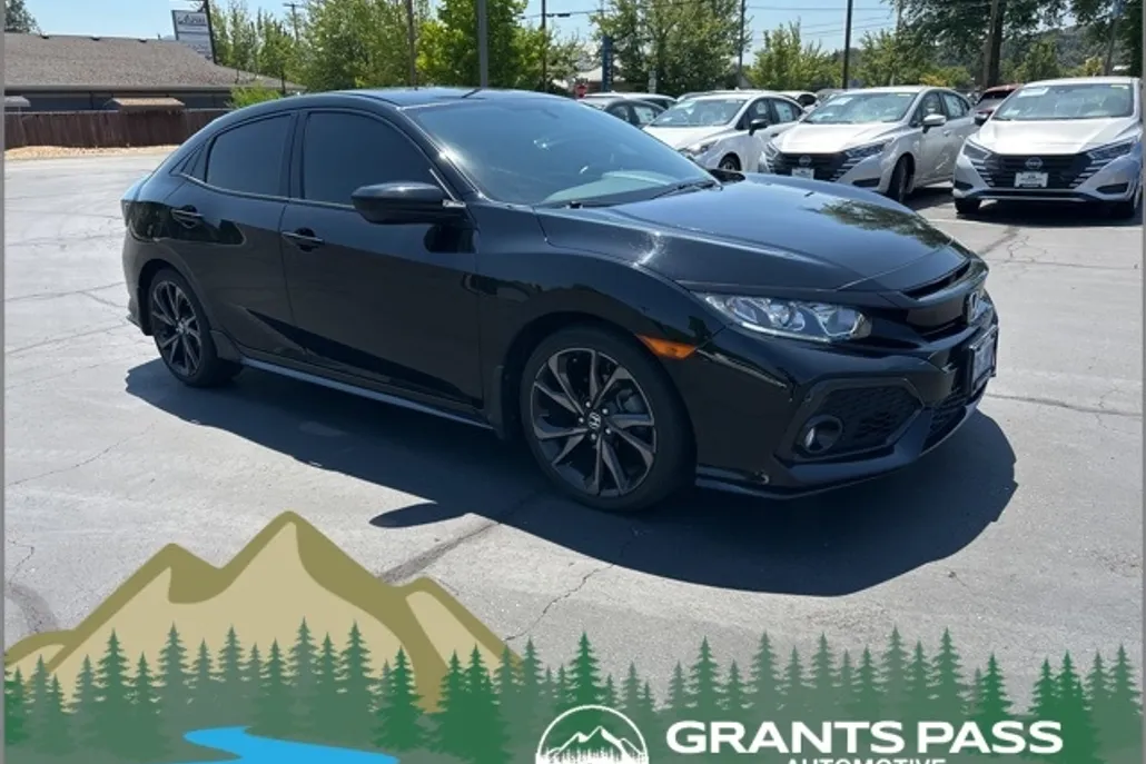 2018 Honda Civic Sport photo 1
