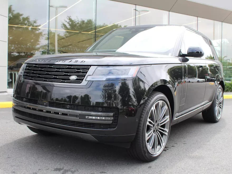 2025 Land Rover Range Rover SE photo 1