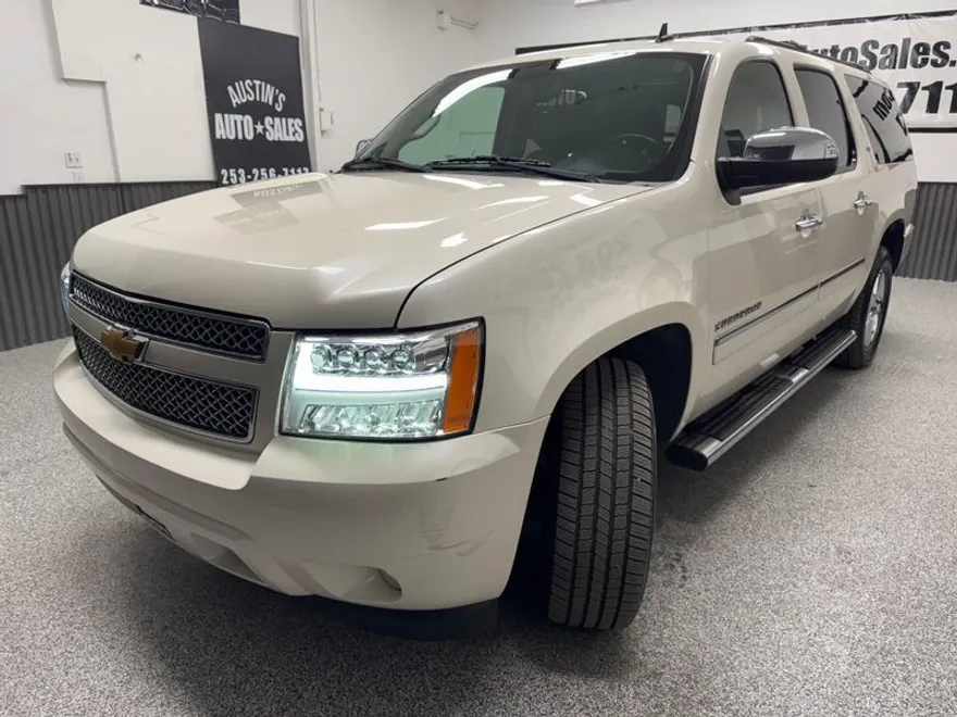 2013 Chevrolet Suburban LTZ photo 1
