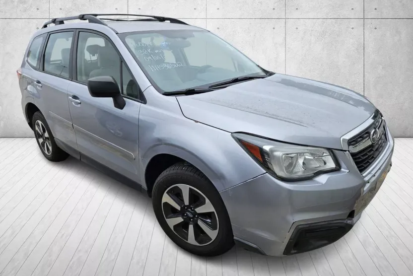 2017 Subaru Forester 2.5i photo 1