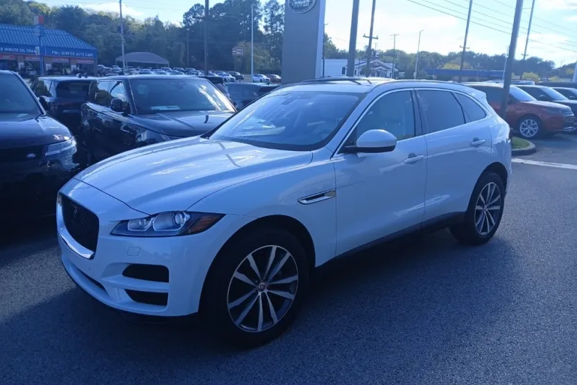 2020 Jaguar F-PACE Prestige photo 1