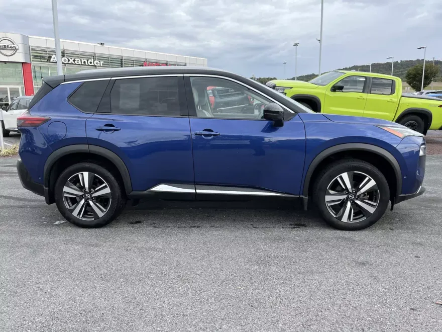 2023 Nissan Rogue AWD SL photo 1