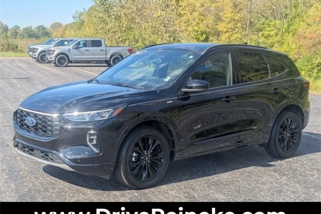 2023 Ford Escape ST-Line Elite photo 1