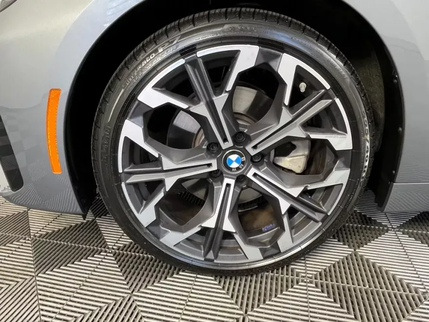 2025 Bmw 230i xDrive photo 1