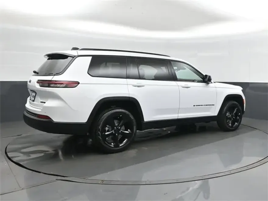 2025 Jeep Grand Cherokee Limited photo 1