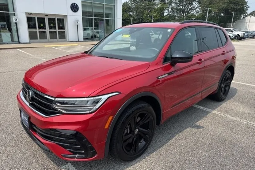 2024 Volkswagen Tiguan SE R-Line Black photo 1
