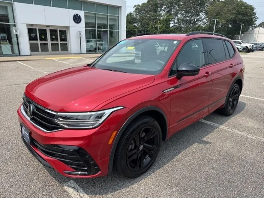 2024 Volkswagen Tiguan SE R-Line Black photo 1
