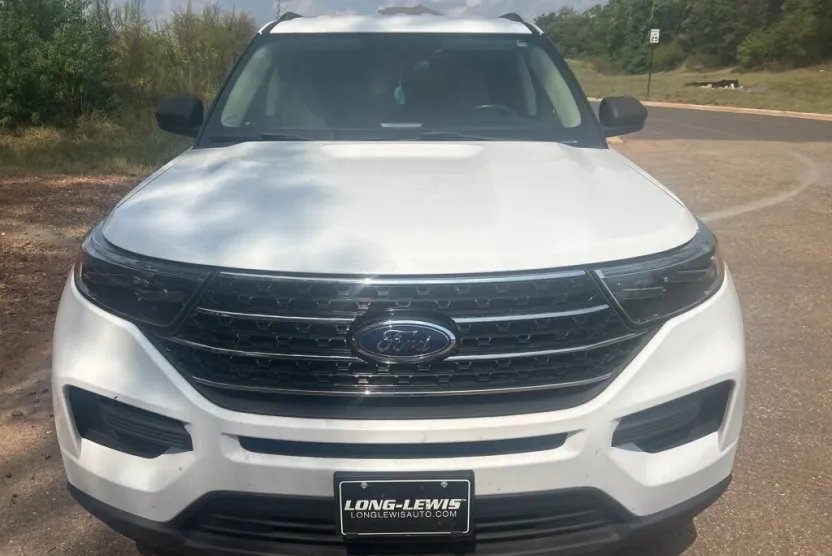2021 Ford Explorer XLT photo 1