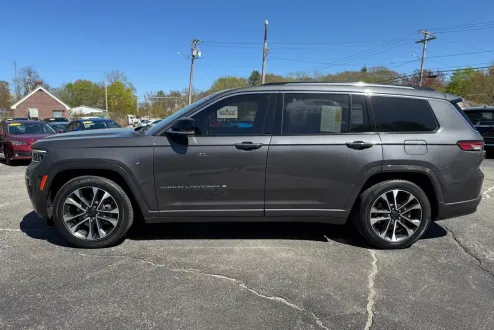 2022 Jeep Grand Cherokee Overland photo 3