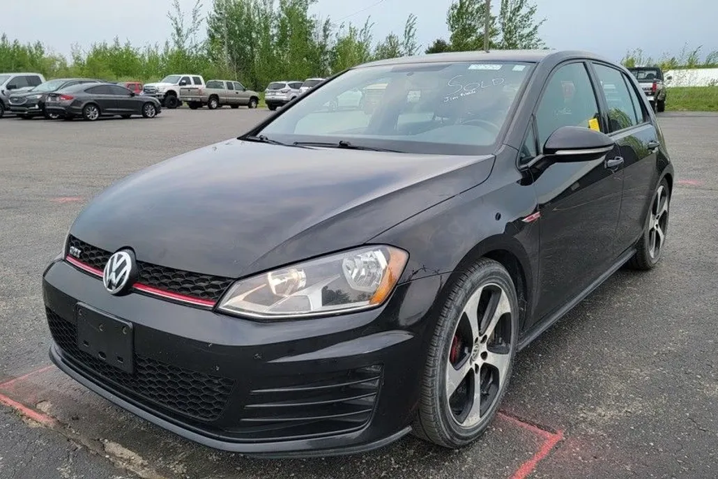 2016 Volkswagen Golf GTI SE photo 1