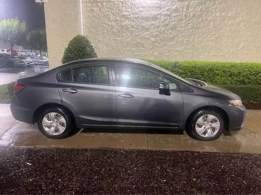2013 Honda Civic LX photo 1