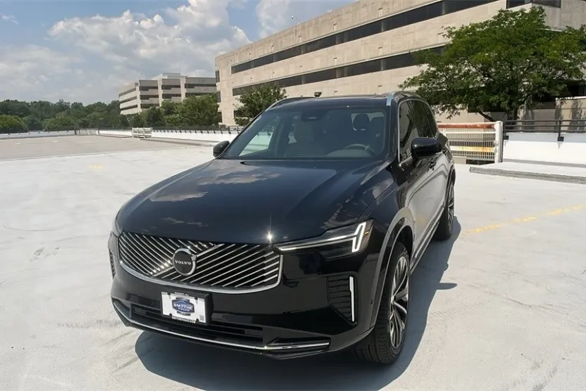 2026 Volvo XC90 B5 Plus photo 1