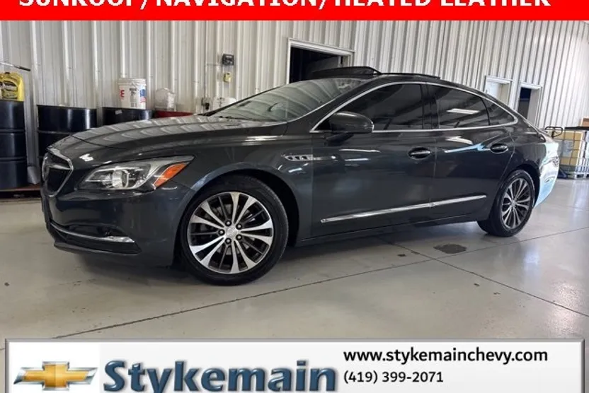 2017 Buick LaCrosse Essence photo 1