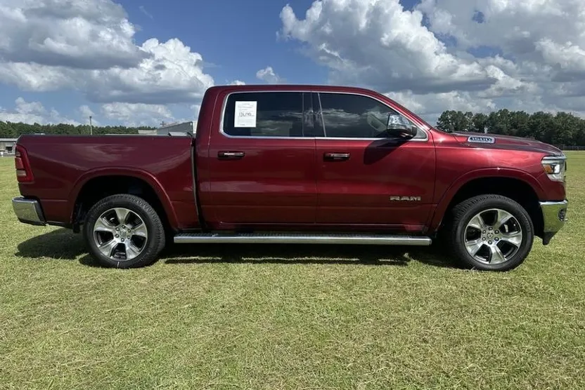 2019 Ram 1500 Laramie photo 1