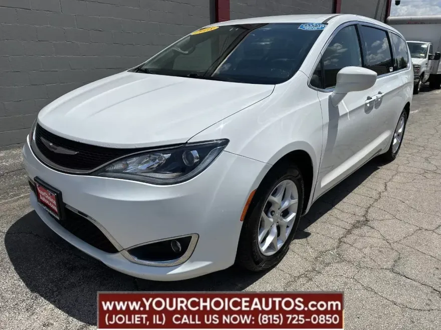 2018 Chrysler Pacifica Touring Plus photo 1