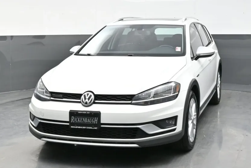 2018 Volkswagen Golf Alltrack SE photo 1