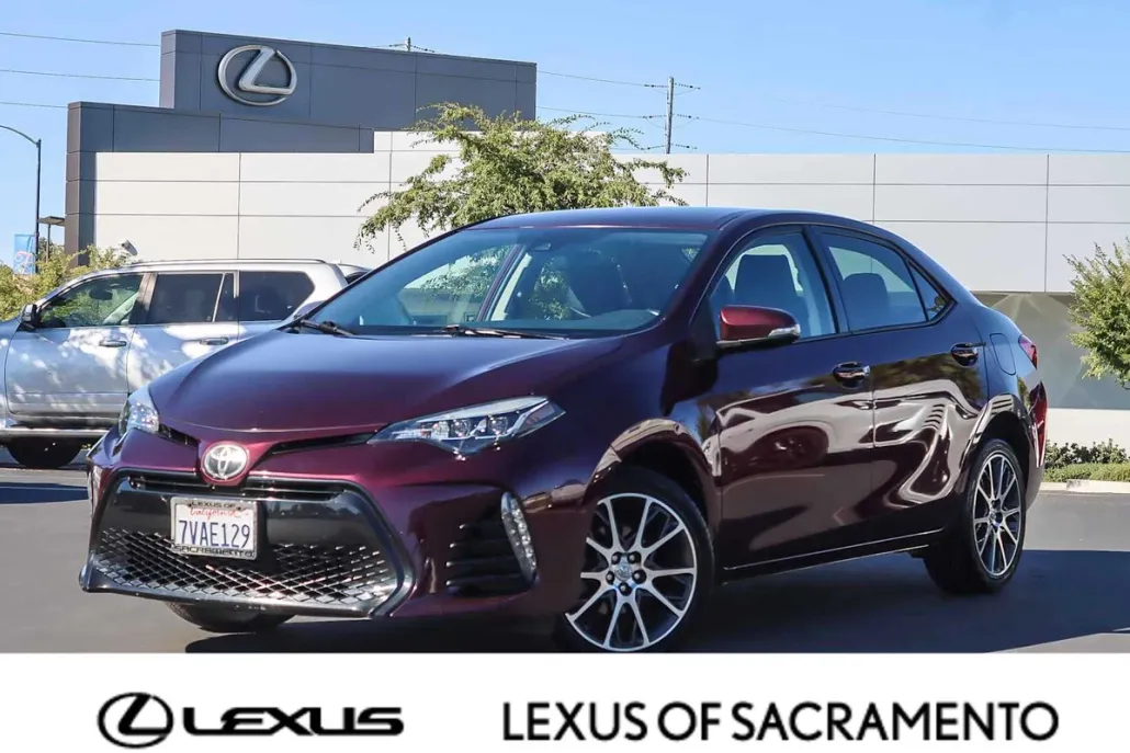 2017 Toyota Corolla SE Special Edition photo 1
