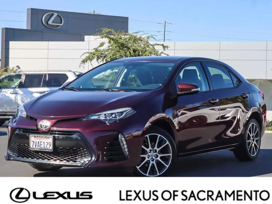 2017 Toyota Corolla SE Special Edition photo 1