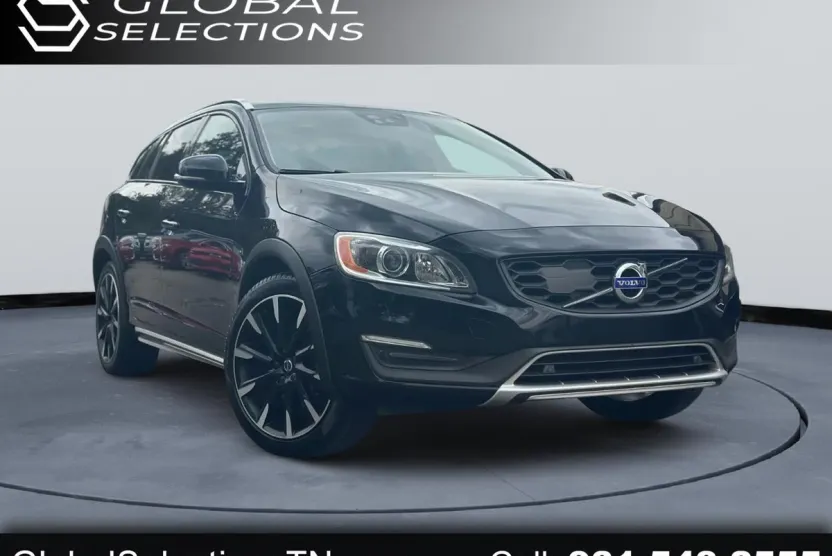 2017 Volvo V60 Cross Country T5 Platinum photo 1