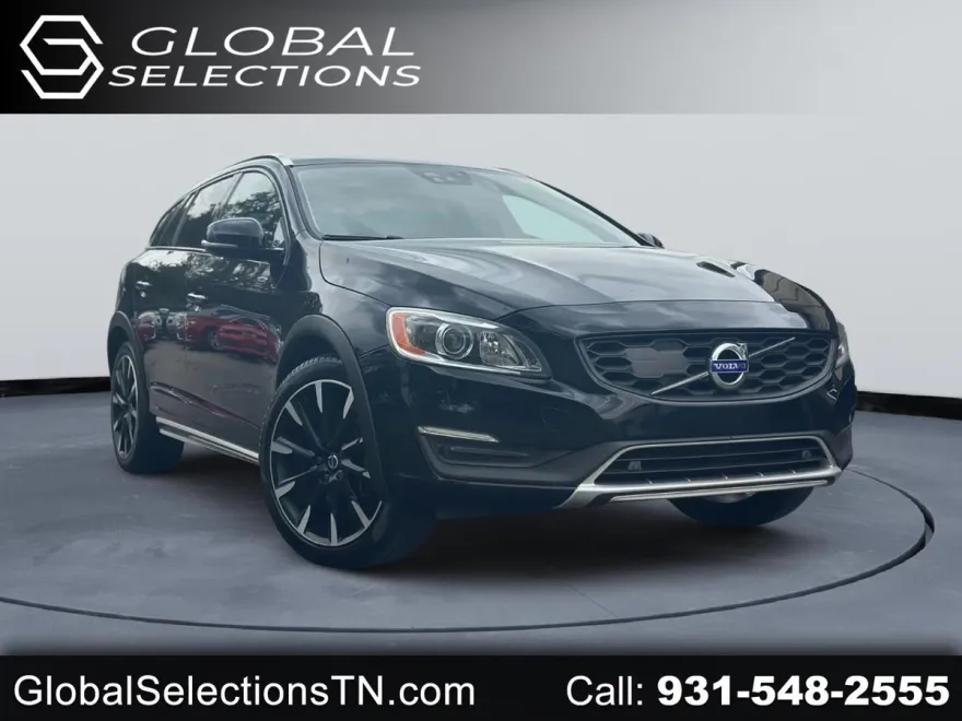 2017 Volvo V60 Cross Country T5 Platinum photo 1