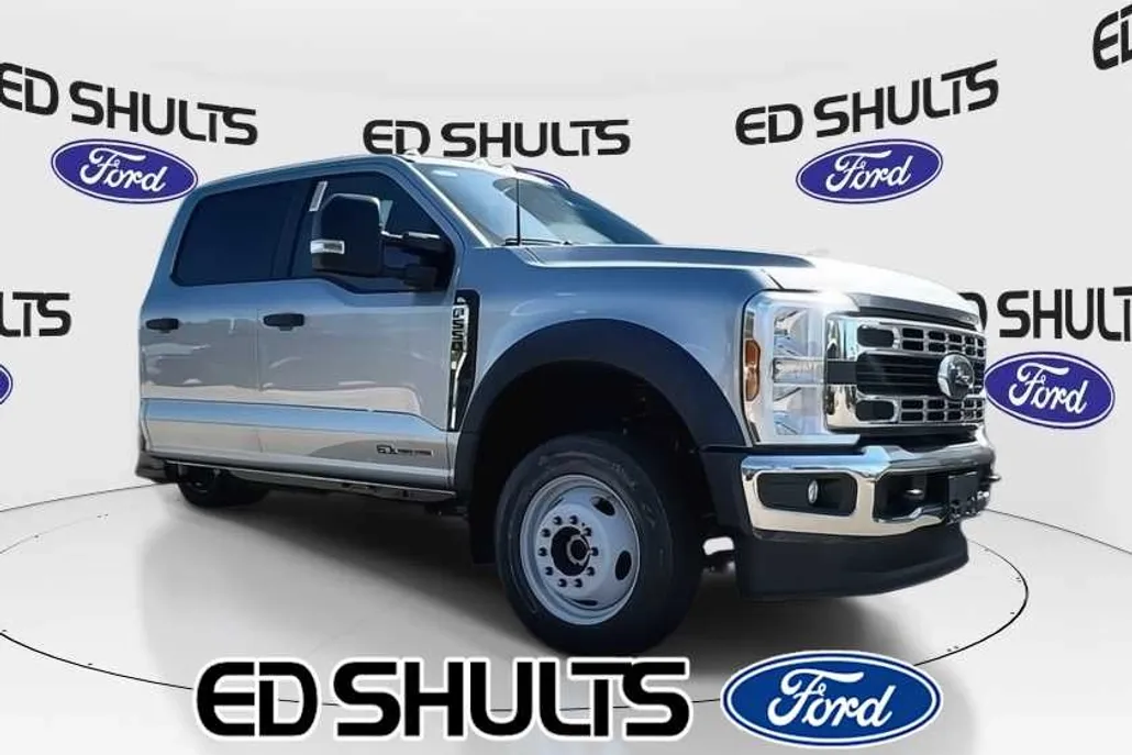 2024 Ford F-550 photo 1