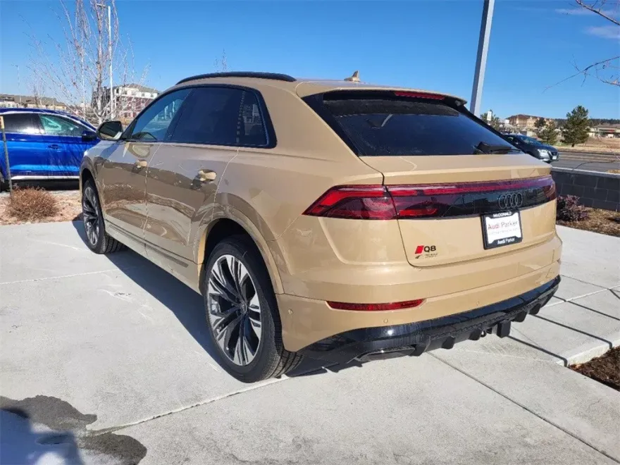 2024 Audi Q8 55 Premium Plus photo 3
