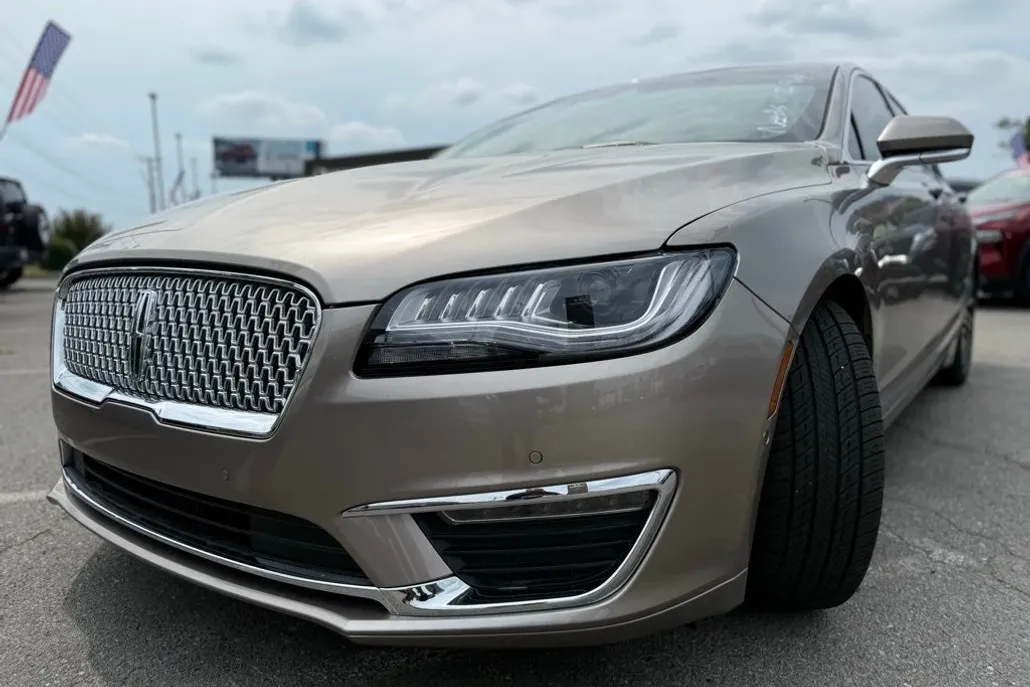 2020 Lincoln MKZ Reserve photo 1
