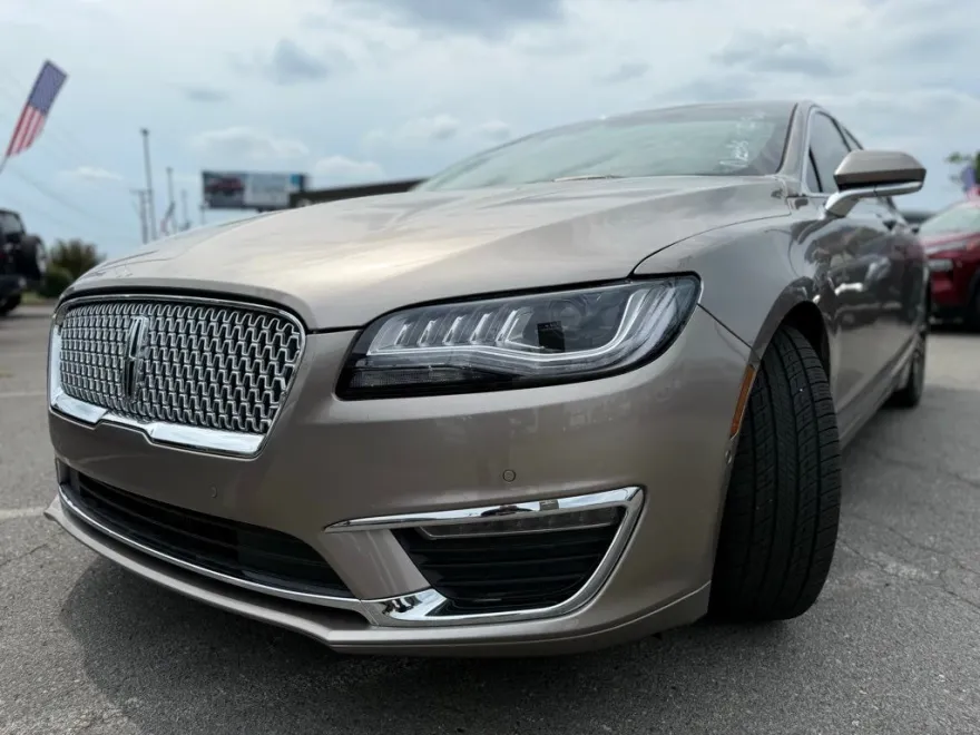 2020 Lincoln MKZ Reserve photo 1