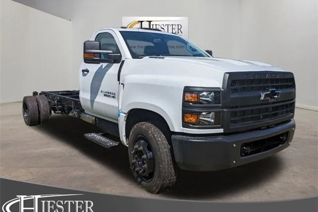 2024 Chevrolet Silverado 5500HD Work Truck photo 1