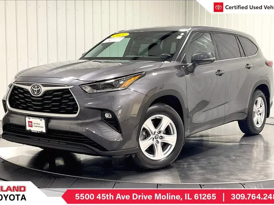 2021 Toyota Highlander LE photo 1
