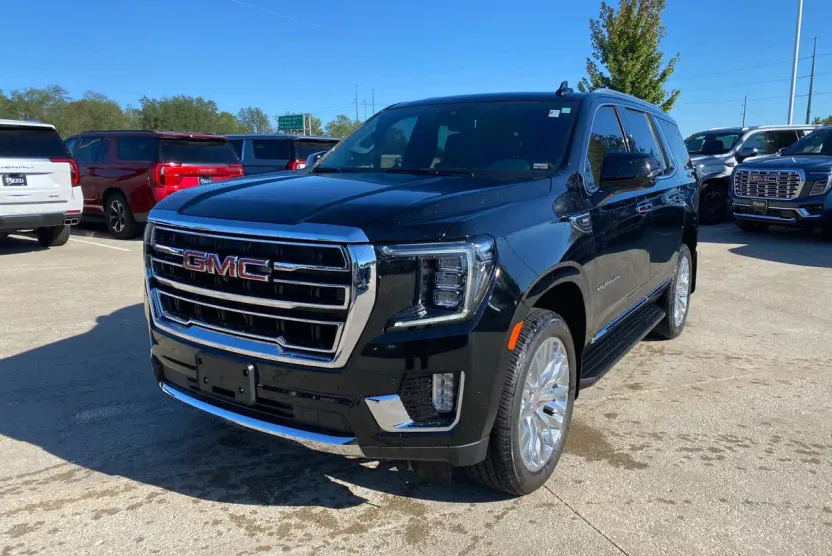 2024 Gmc Yukon SLT photo 1