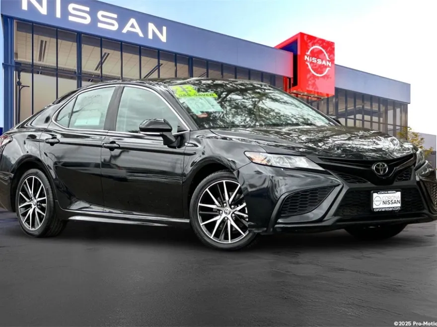 2023 Toyota Camry SE photo 1