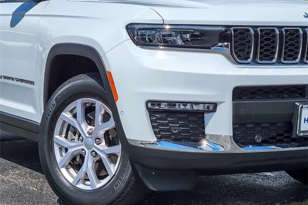 2022 Jeep Grand Cherokee Limited photo 1