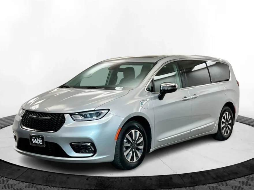 2023 Chrysler Pacifica Hybrid Limited photo 1