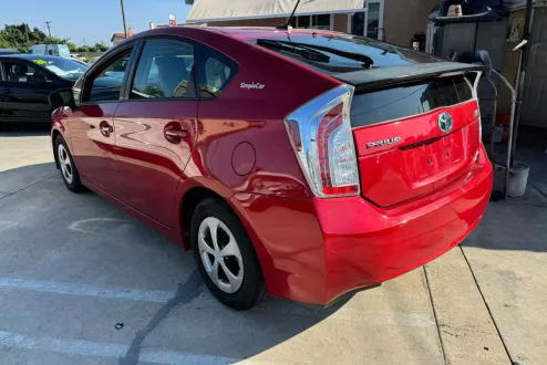 2014 Toyota Prius Four photo 3