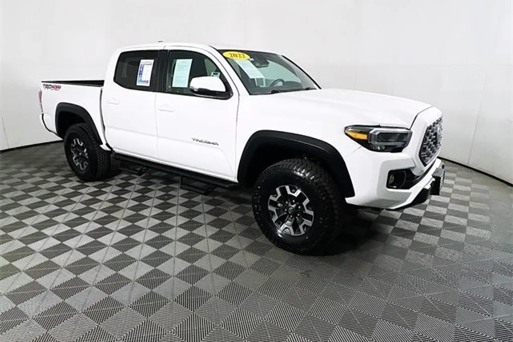 2022 Toyota Tacoma TRD Off-Road V6 photo 1