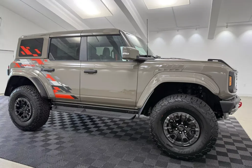 2025 Ford Bronco Raptor photo 1