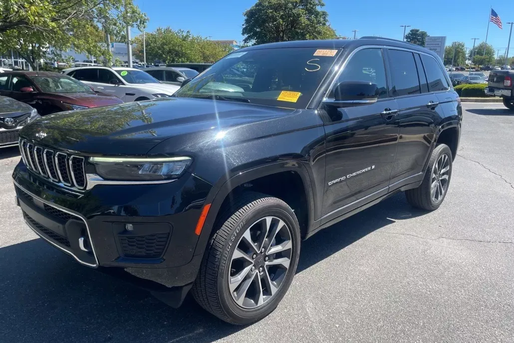 2022 Jeep Grand Cherokee Overland photo 1